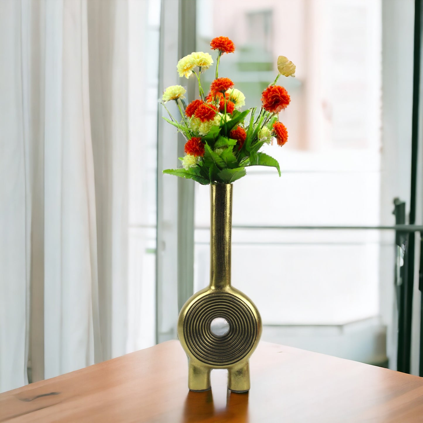 Handcrafted Golden Aluminium Lollipop-Shaped Round Flower Vase: Unique Artistry for Floral Display