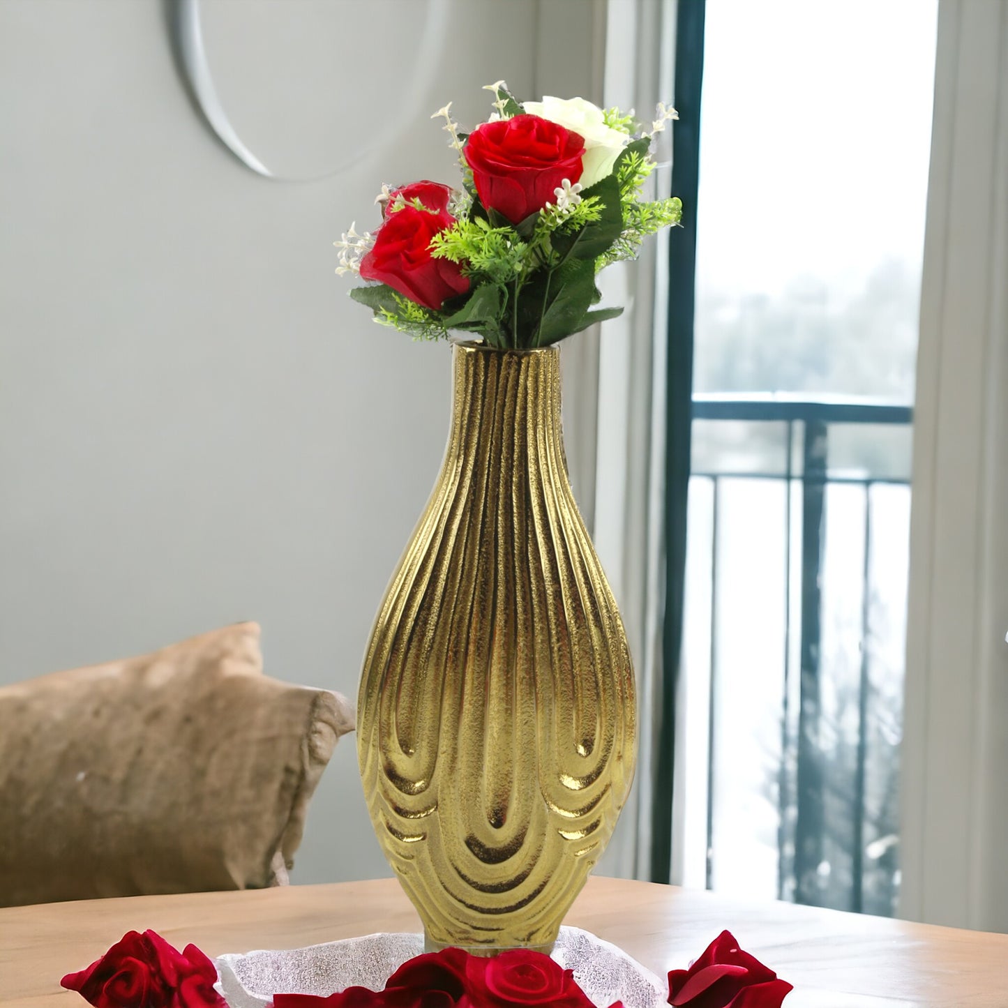 Golden Aluminium Flower Vases: Elegance Redefined for Your Floral Arrangements