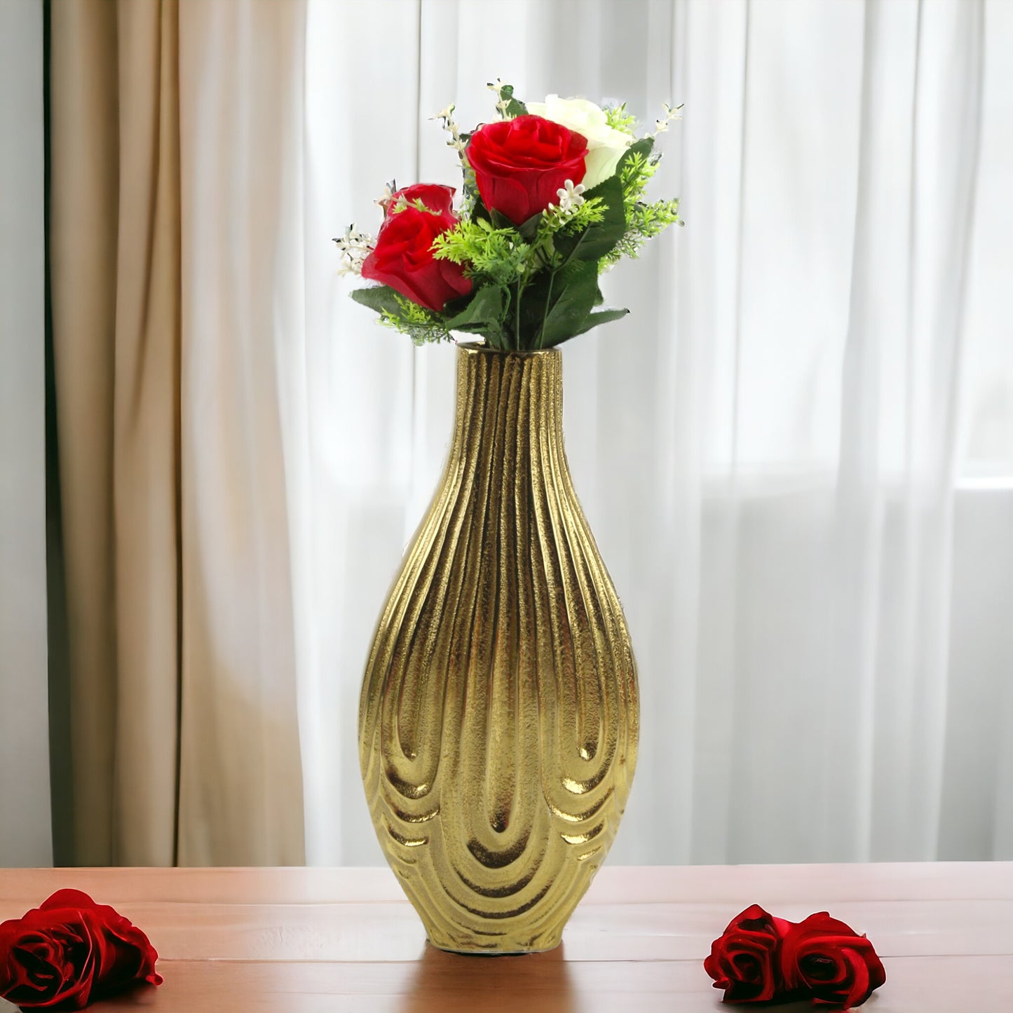 Golden Aluminium Flower Vases: Elegance Redefined for Your Floral Arrangements