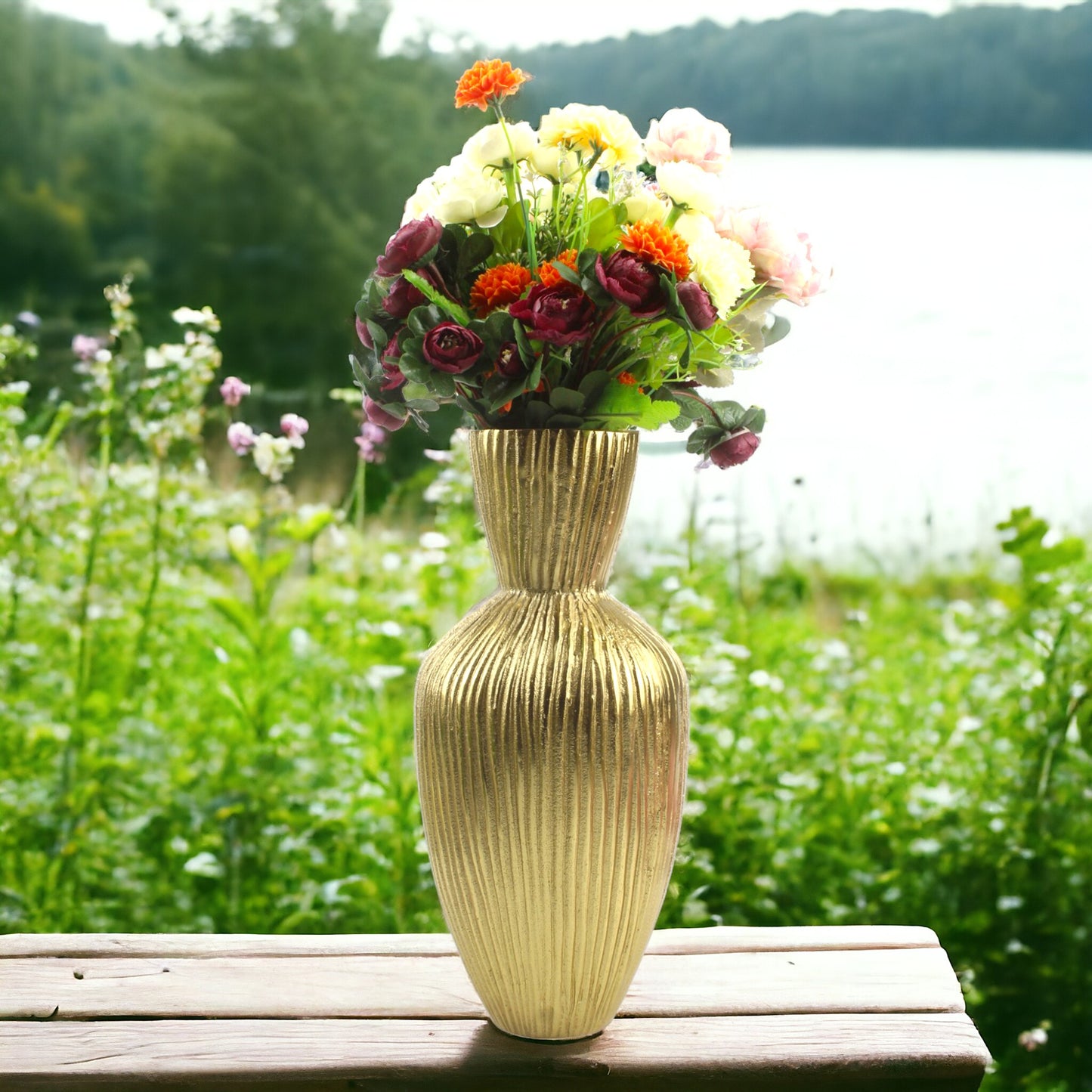 Handcrafted Ribbed Golden Aluminium Flower Vase: Unique Texture for Elegant Floral Displays