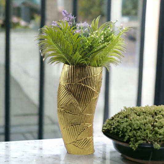 Modern Golden Aluminum Handcrafted Flower Vase: Contemporary Elegance for Your Home Decor