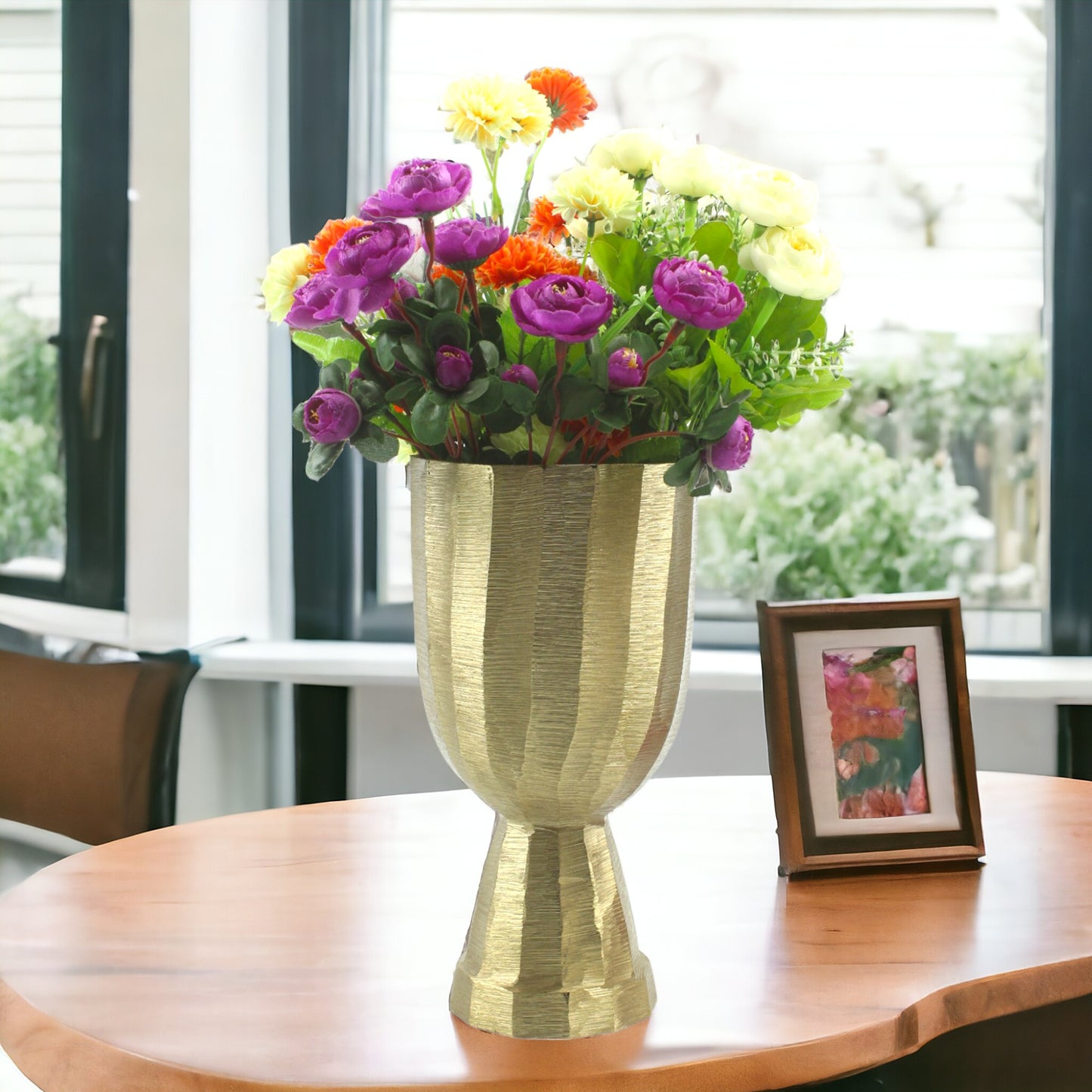 Golden Aluminum Handcrafted Flower Vase: Elegant Home Decor Accent