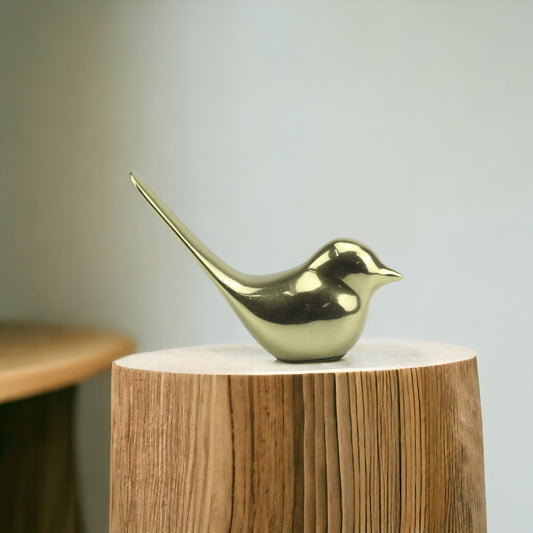 Handcrafted Golden Aluminium Bird Ornament: Exquisite Home Decor Accent