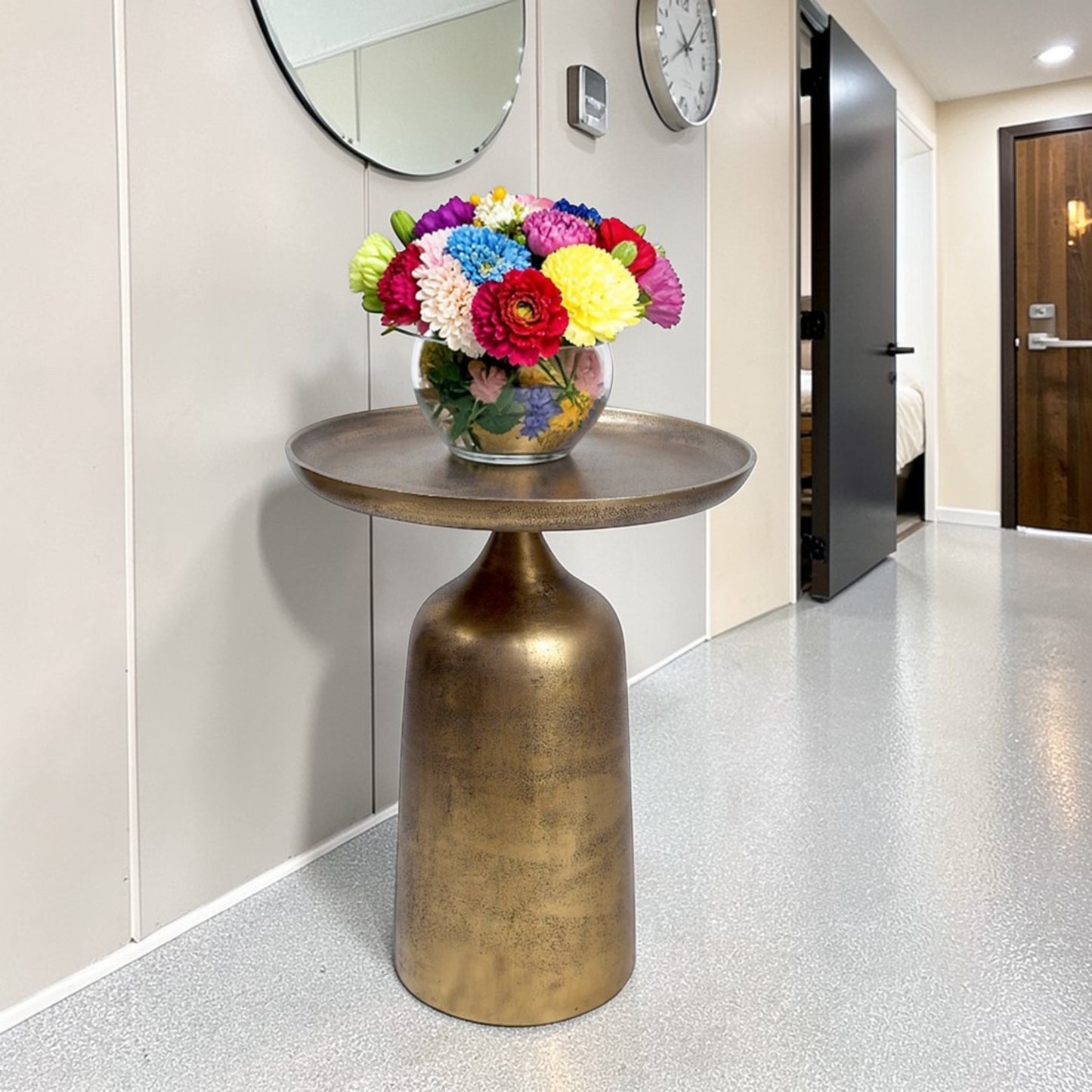 13.5 Inch Metal Side Table | Modern Luxury Accent Table with Solid Base (17.25 Inch Height)