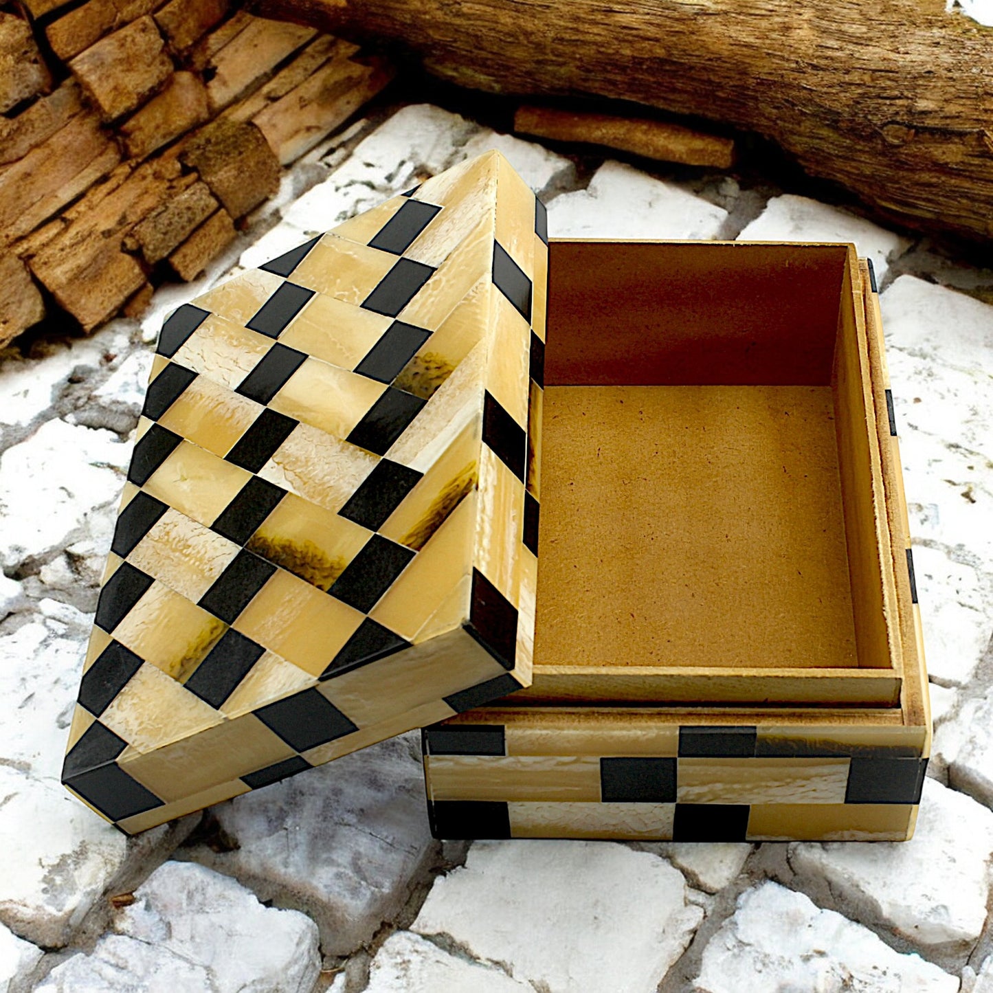Black and Gold Bone & Horn Inlay Trinket Box with Rope Design – Luxurious Decorative Storage Box