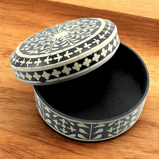 Handmade Black & White Floral Design Resin Trinket Box – Round, Elegant Storage