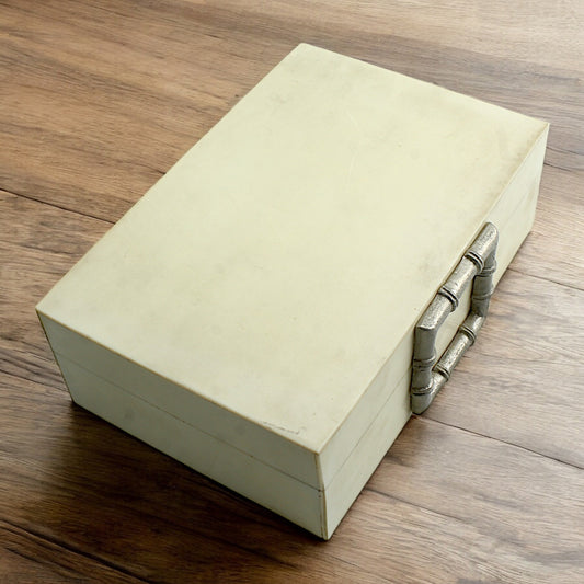 Handmade White Resin Trinket Box – Rectangular with Plain Design, Elegant Storage Solution