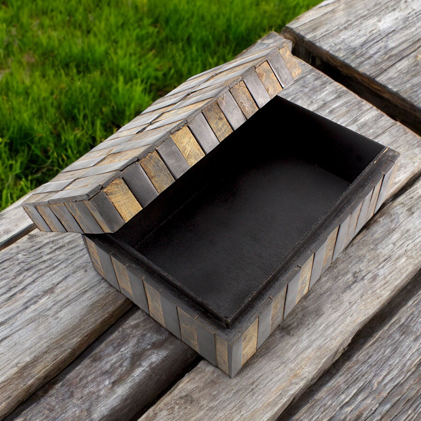 Handmade Black & Brown Striped Bone and Wood Trinket Box – Rectangular with Elegant Stripes, Premium Storage Solution