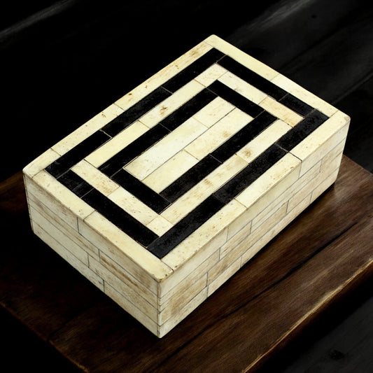 Handmade Black & White Bone and Horn Trinket Box – Rectangular with Antique Dust Design, Timeless Elegance