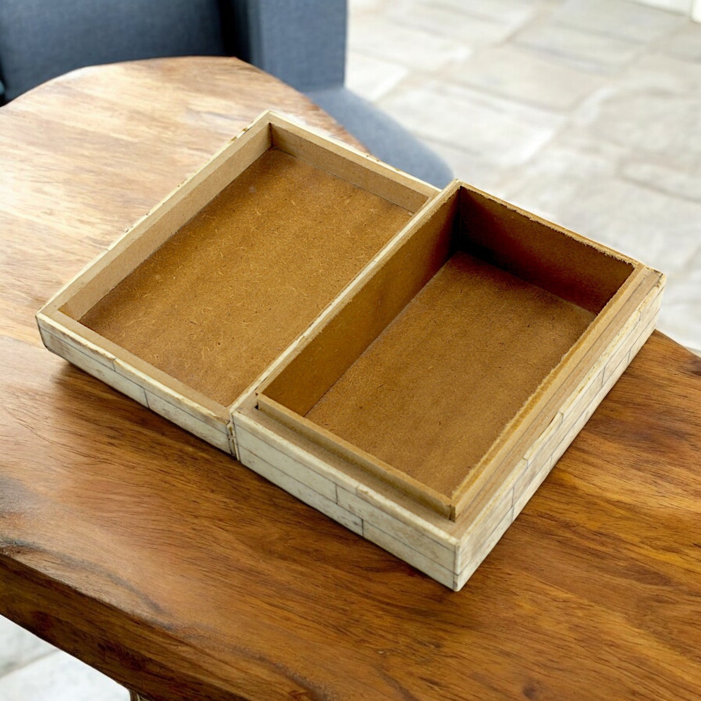Handmade Black & White Bone and Horn Trinket Box – Rectangular with Antique Dust Design, Timeless Elegance