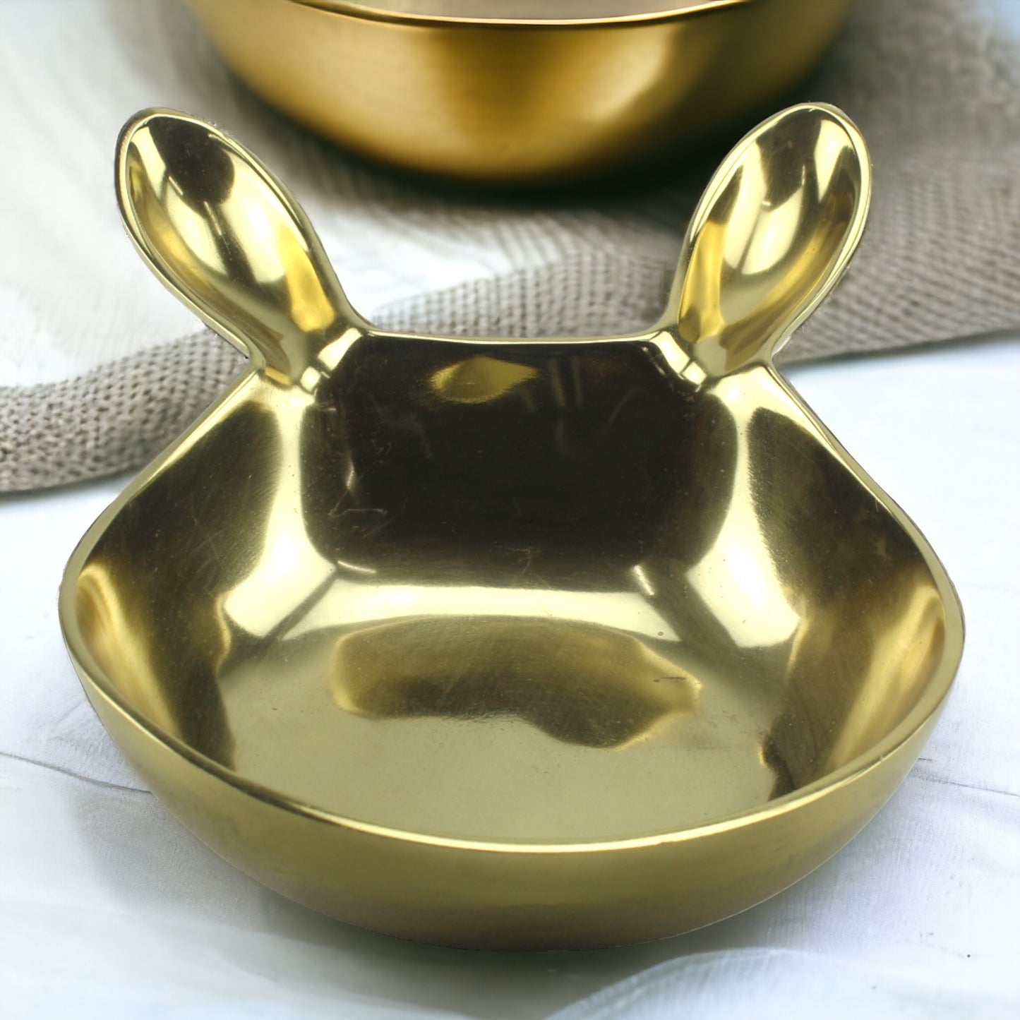Handcrafted Golden Aluminum Bunny-Shaped Decorative Bowl: Charming Tabletop Accent