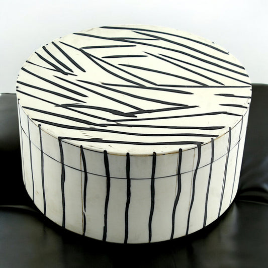 White Handcrafted Trinket Box with Unique Designs - Elegant Storage for Treasures