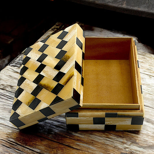 Black and Gold Bone & Horn Inlay Trinket Box with Rope Design – Luxurious Decorative Storage Box