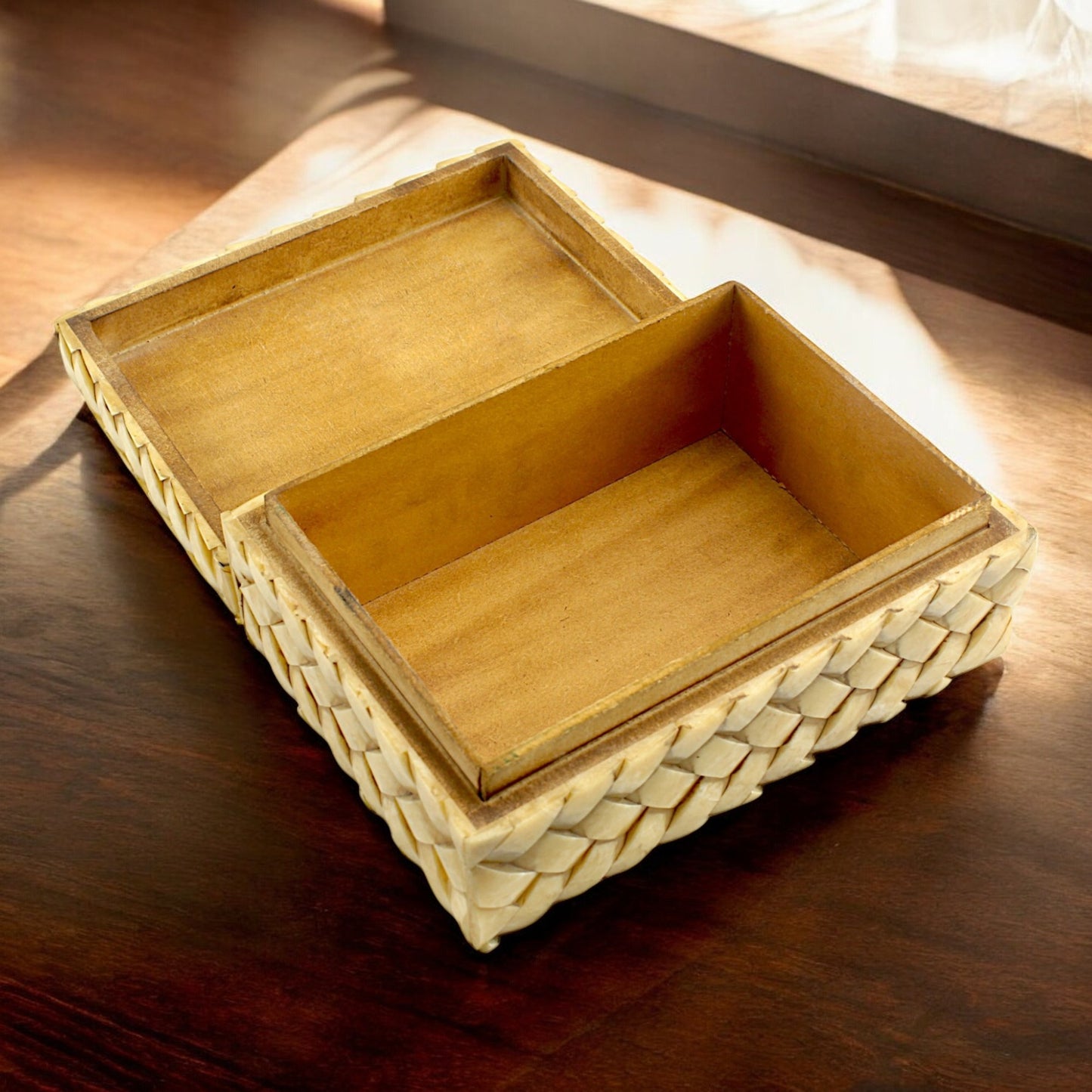 Title: Rectangular Bone Inlay Trinket Box with Rope Design – Elegant Decorative Storage Box