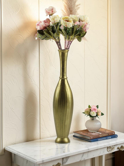 Golden Aluminum Handcrafted Surahi-Shaped Flower Vase: Exquisite Artistry for Home Décor
