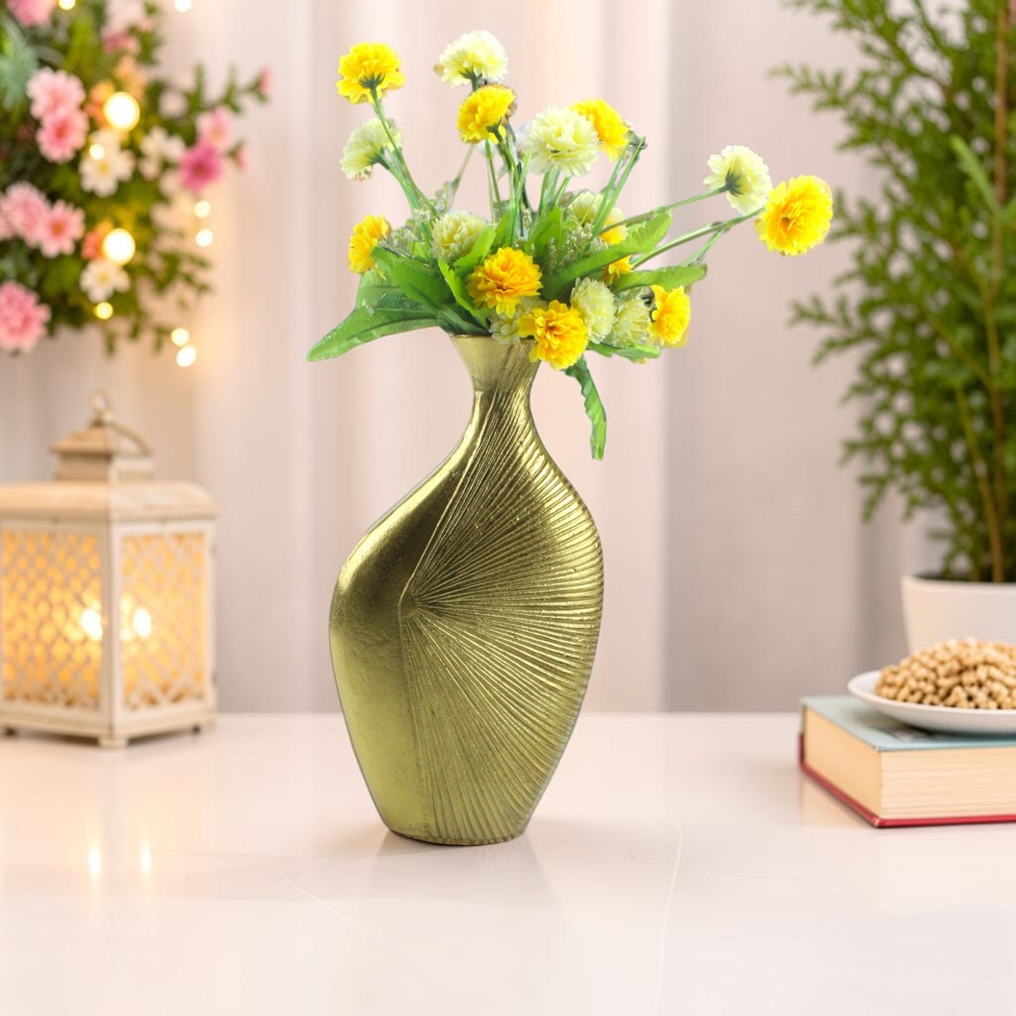 Handcrafted Golden Aluminium Curved Flower Vase: Artisanal Elegance for Distinctive Floral Arrangements