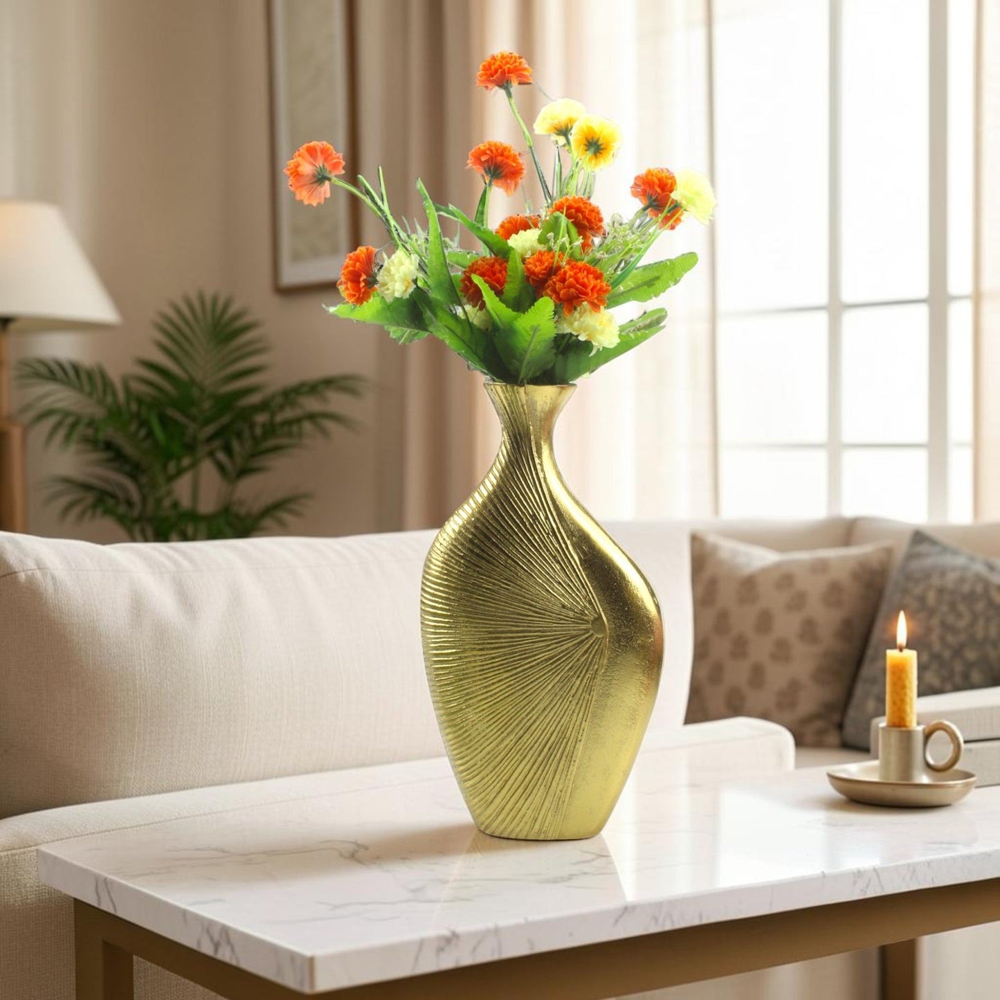 Handcrafted Golden Aluminium Curved Flower Vase: Artisanal Elegance for Distinctive Floral Arrangements