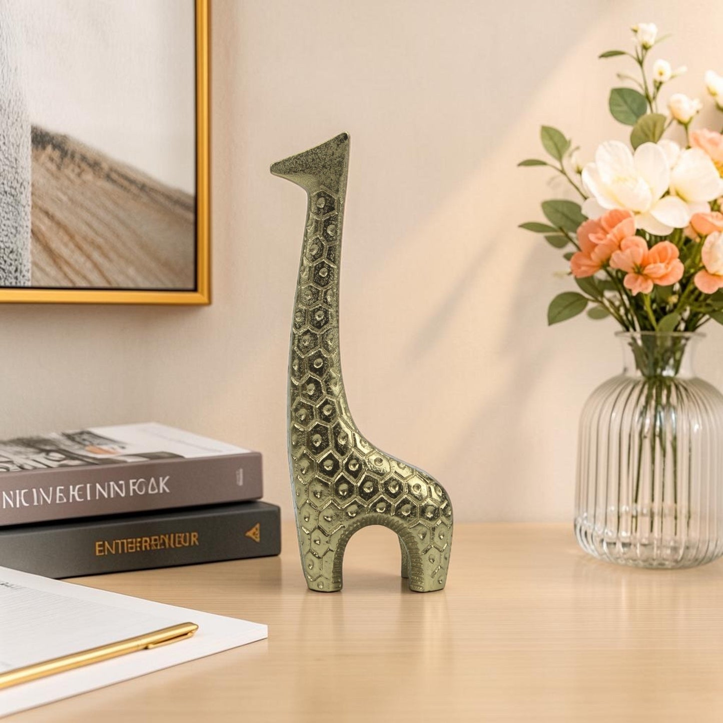 Handcrafted Golden Aluminum Giraffe Sculpture Ornament: Graceful Height and Elegance for Home Decor