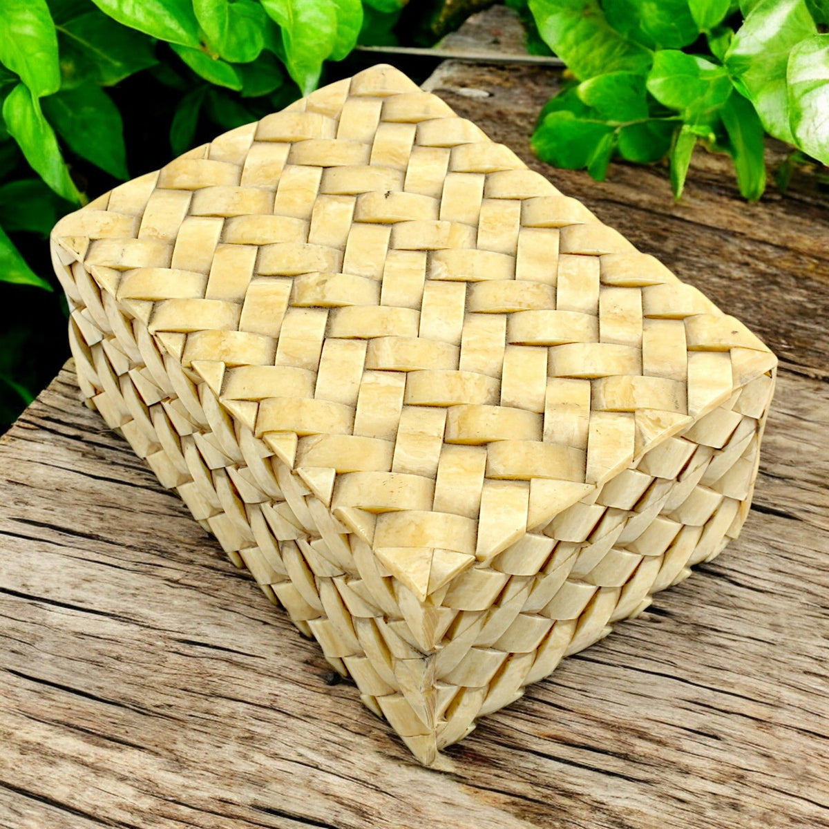 Title: Rectangular Bone Inlay Trinket Box with Rope Design – Elegant Decorative Storage Box