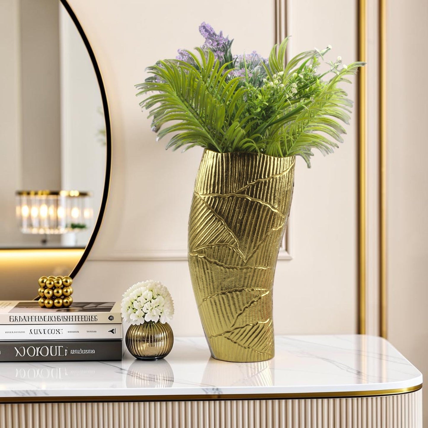 Modern Golden Aluminum Handcrafted Flower Vase: Contemporary Elegance for Your Home Decor